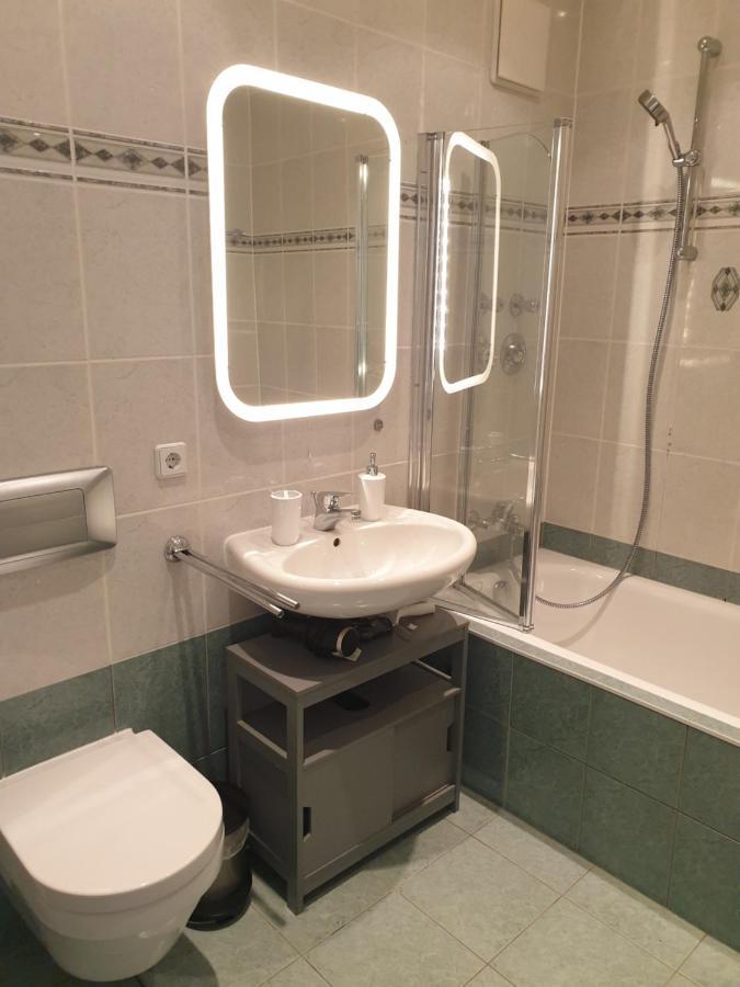 Saxonia De Luxe: Modern 2-room With Parking In Apartment *
